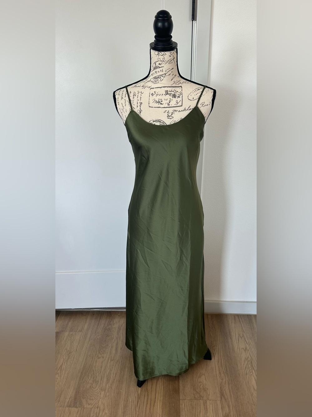 Victoria's Secret Olive Green sleep wear dress .  Size  XS. Good condition.